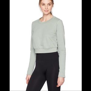 Alo Yoga | Elite Crop Top Sweatshirt in Sage